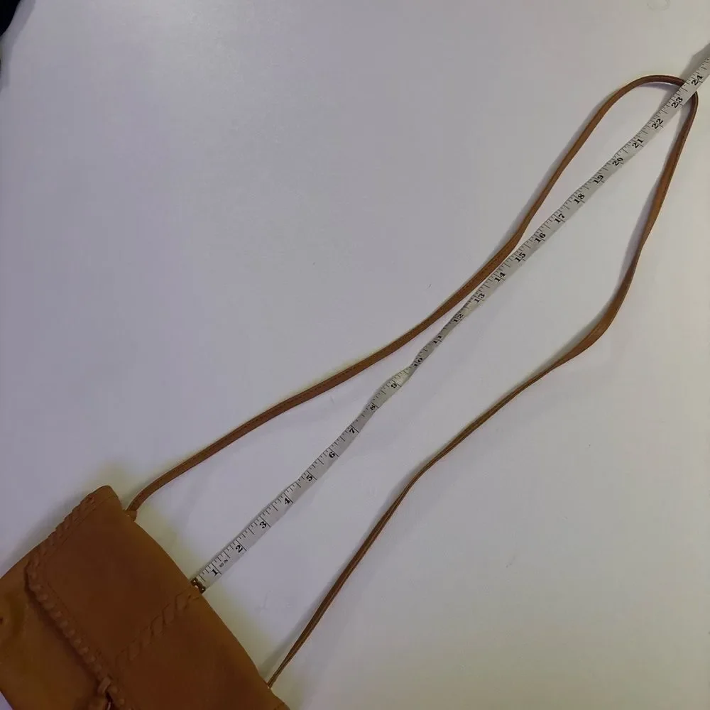 Rare~Hobo Bramble 100% Leather Crossbody Bag in Cashew